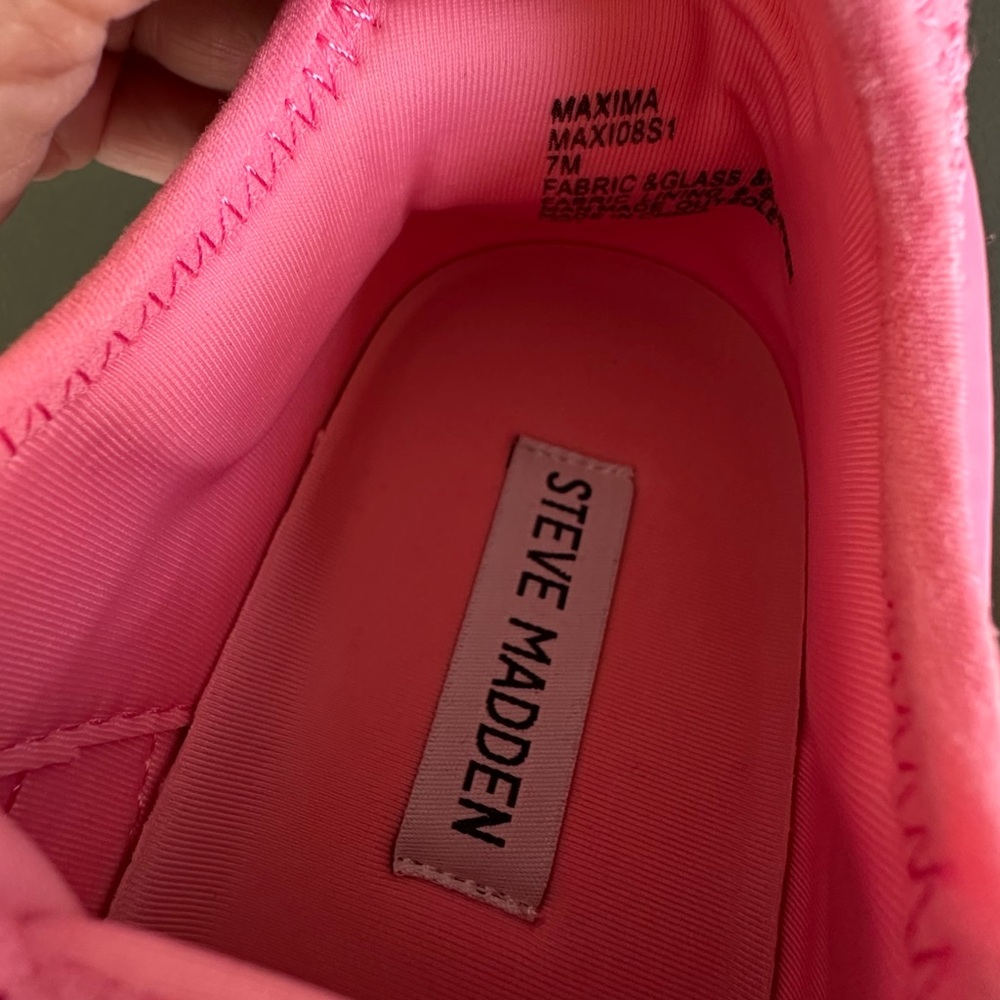 NWOT Steve Madden Maxima Cot Candy Hot Pink Rhinestone Sneakers - Size 7 - Picture 9 of 9